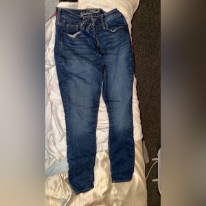Universal thread size 8 skinny jeans